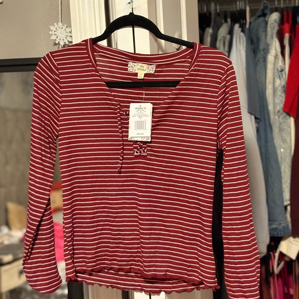 BRAND NEW STRIPPED LONG SLEEVE